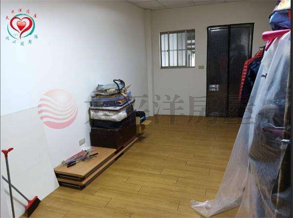 三峽老街發財金店面